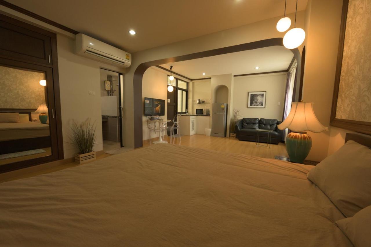 October Hostel Chiangmai Chiang Mai Buitenkant foto