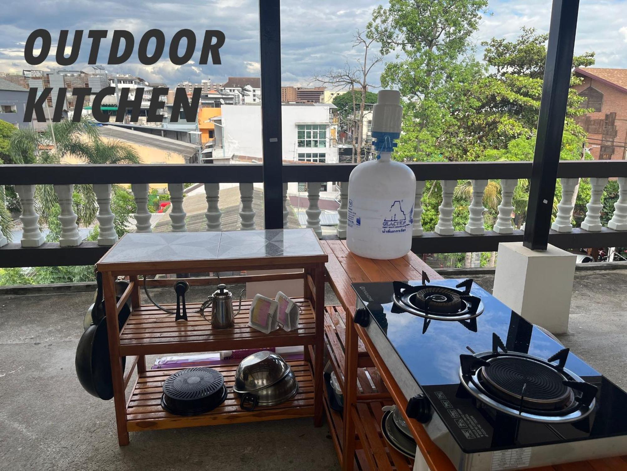 October Hostel Chiangmai Chiang Mai Buitenkant foto